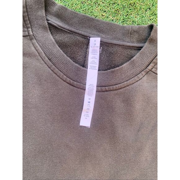 LULULEMON press pause OLIVE GREEN SWEATSHIRT TOP sz 8 - Picture 7 of 7